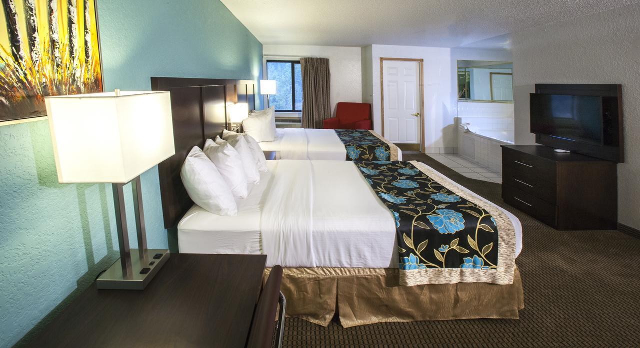 Queen Studio Suite Two Queen Beds Jetted Tub Non-Smoking